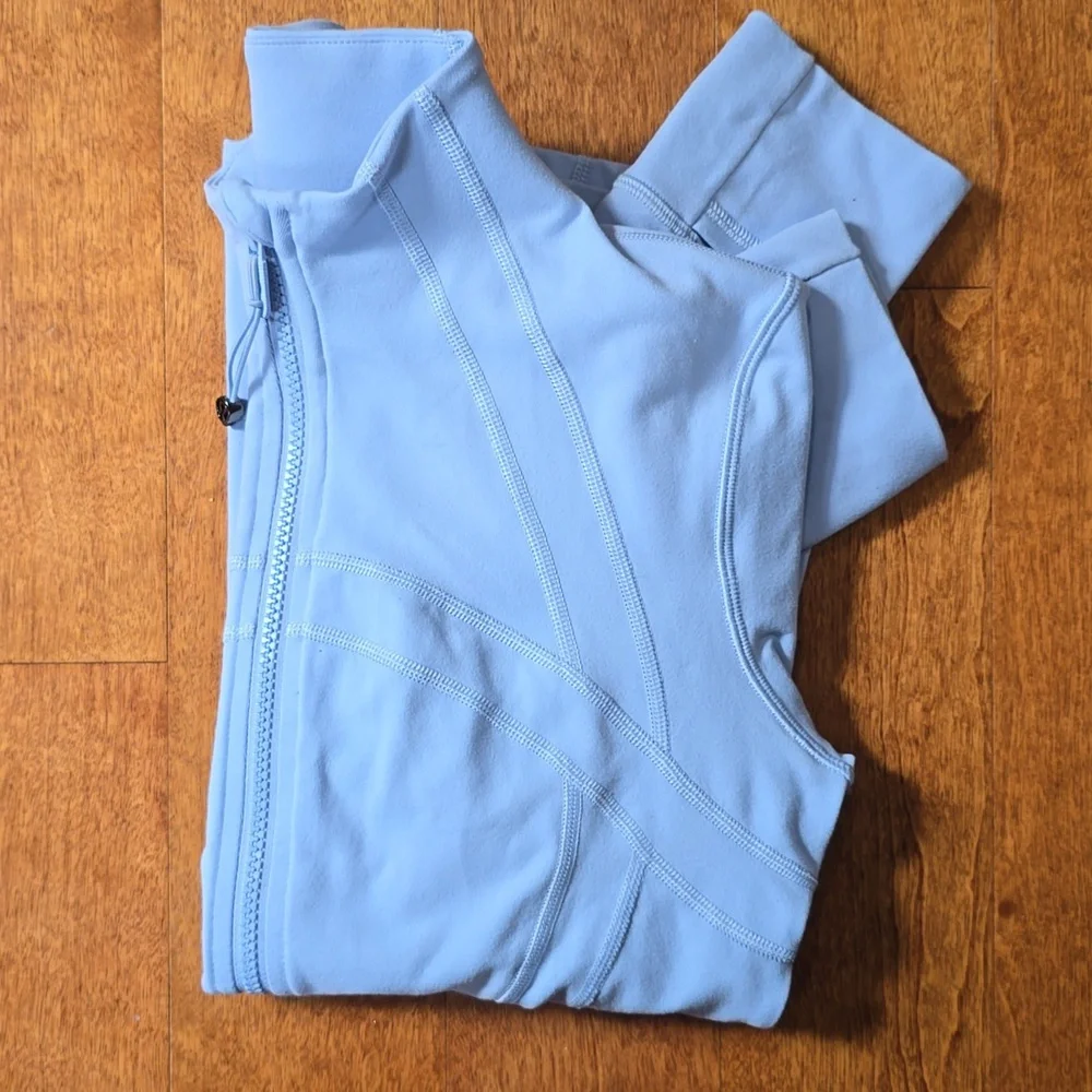 Lululemon Define Jacket. Light blue. size 6 - Picture 11 of 11